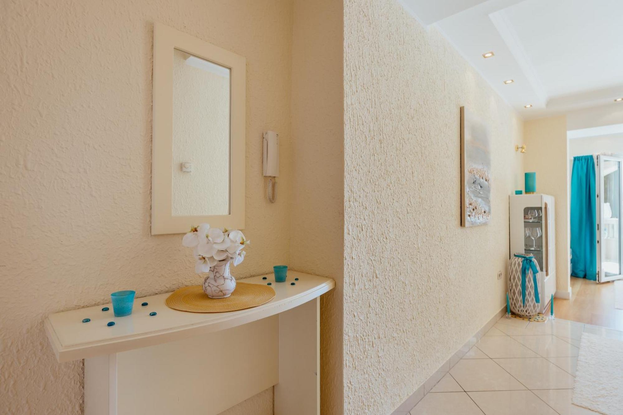 Apartments Porobic ヘルツェグ・ノヴィ エクステリア 写真