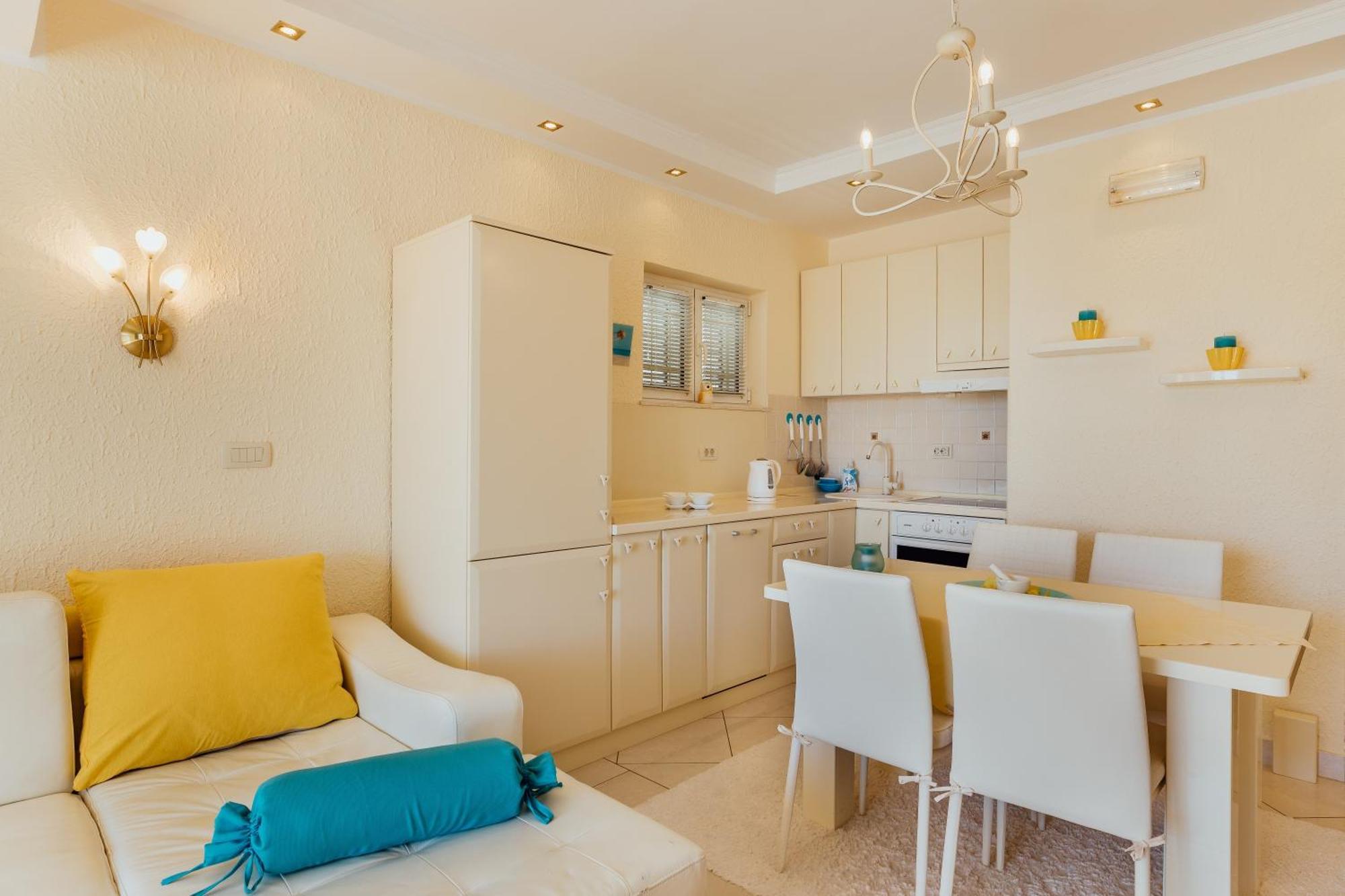Apartments Porobic ヘルツェグ・ノヴィ エクステリア 写真