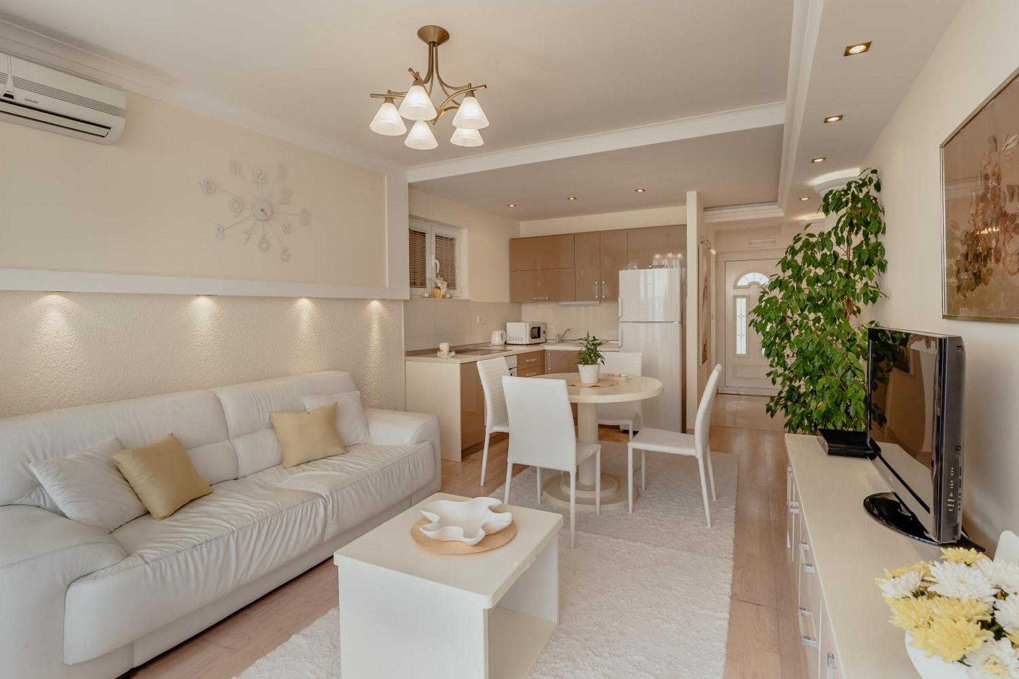 Apartments Porobic ヘルツェグ・ノヴィ エクステリア 写真