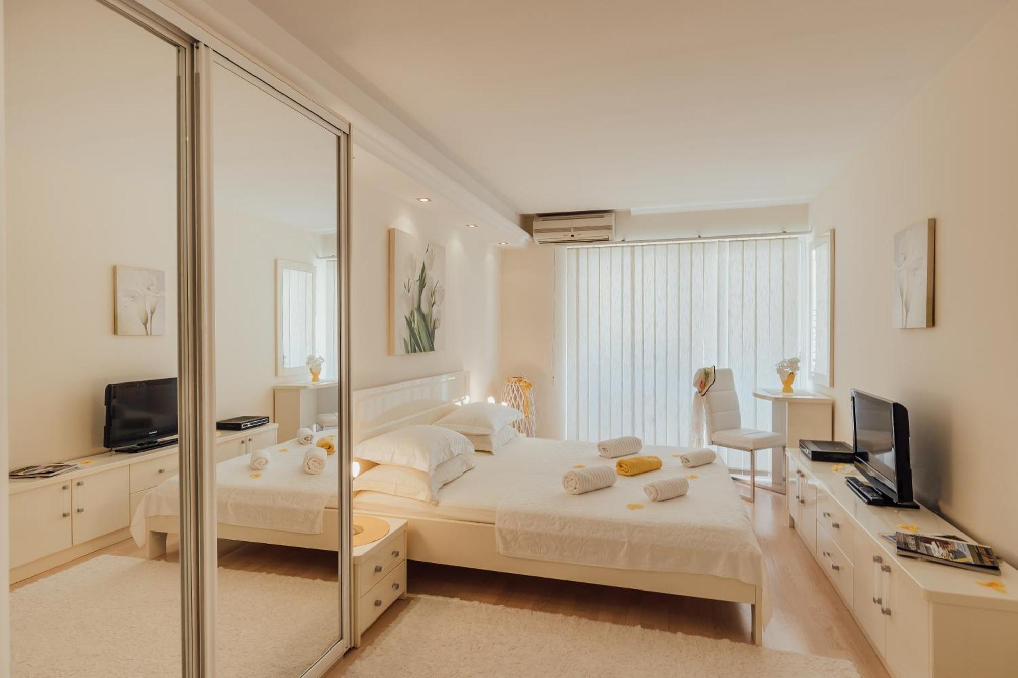 Apartments Porobic ヘルツェグ・ノヴィ エクステリア 写真